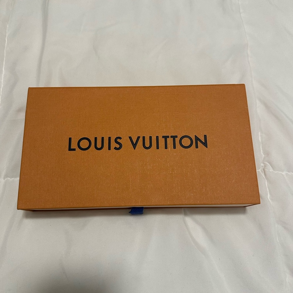 Louis Vuitton gift box and wrapping